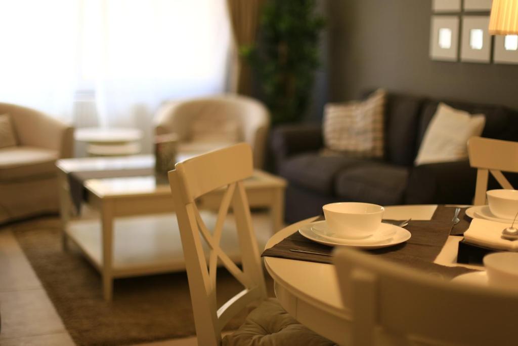 Elite Residency - Apartamento De Tres Habitaciones