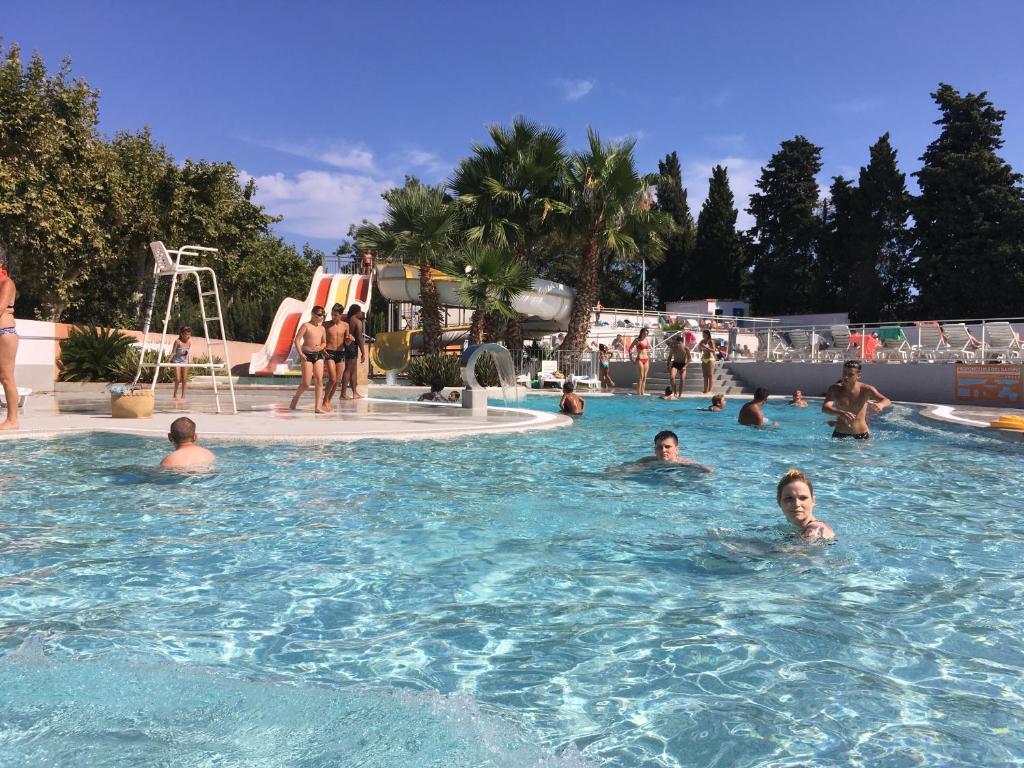 Bazén v ubytování Mobile Home Camping Tohapi Agde nebo v jeho okolí