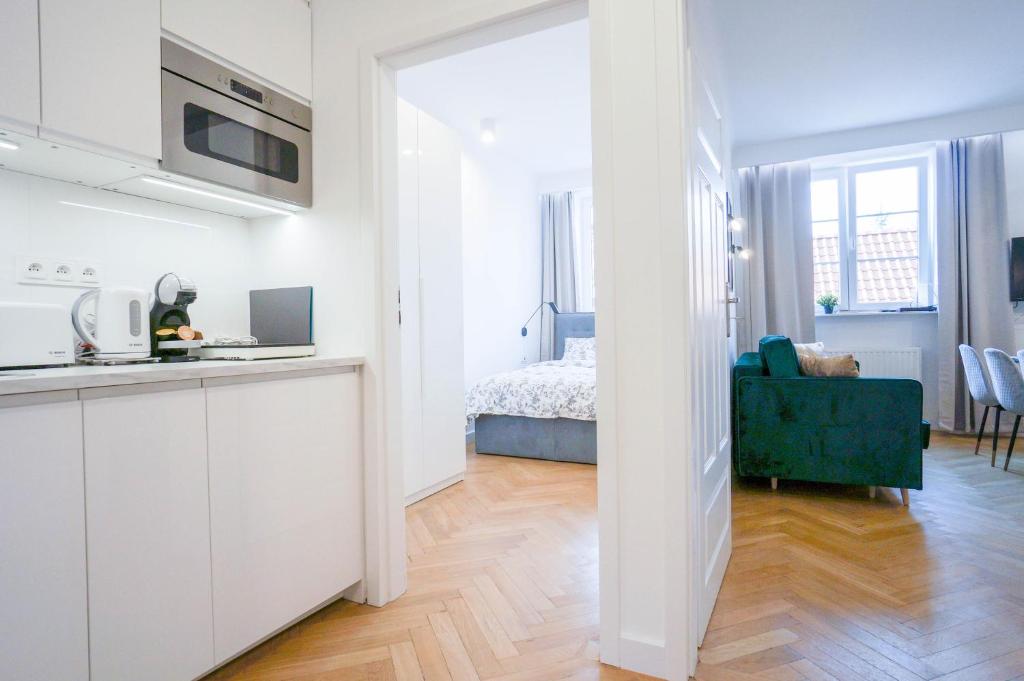AAA STAY Premium Apartments Old Town Warsaw - Three-Bedroom Apartment - 11 Stara Street