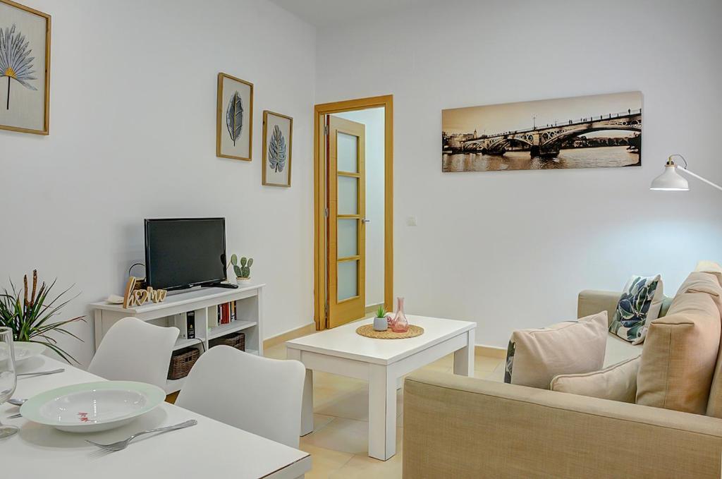 A television and/or entertainment centre at Apartamento San Julian