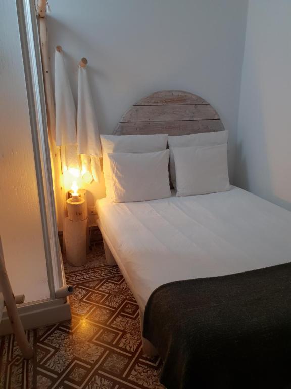 Cactus Host - Standard Double Room With Shared Bathroom