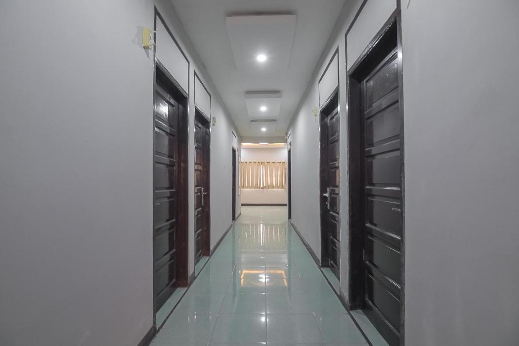 Fotografie z fotogalerie ubytování RedDoorz @ Kiaracondong v destinaci Bandung