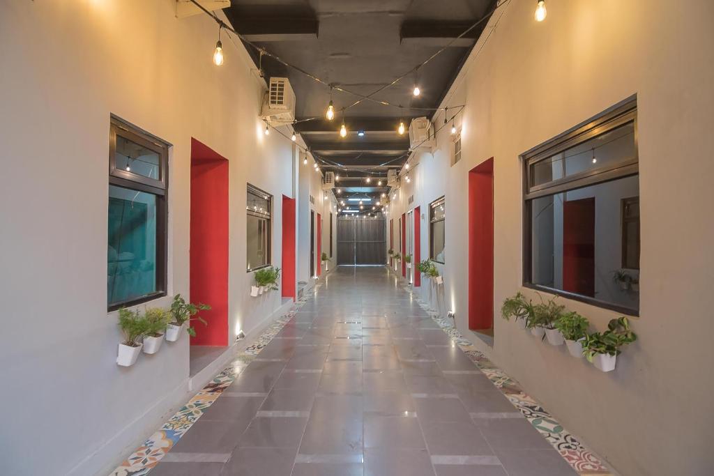 Fotografie z fotogalerie ubytování RedDoorz @ Kiaracondong v destinaci Bandung