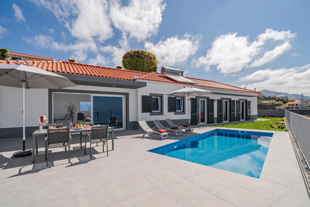 Πισίνα στο ή κοντά στο Villa Canavial