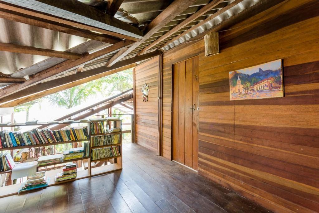  Jungle Lodge