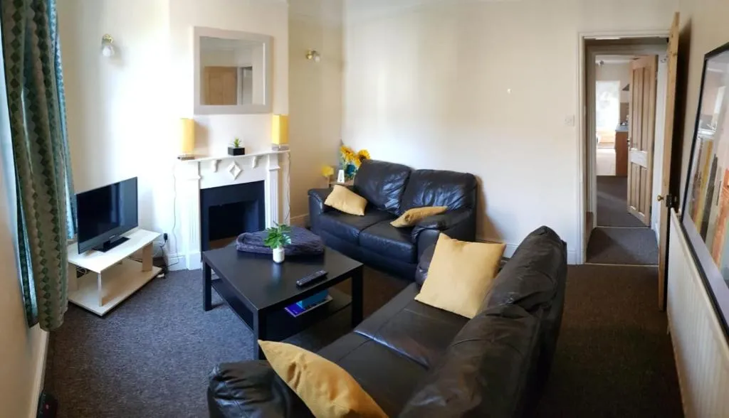 Relaxed Large Space close to City and Vibrant Golden Triangle, Coltishall, United Kingdom