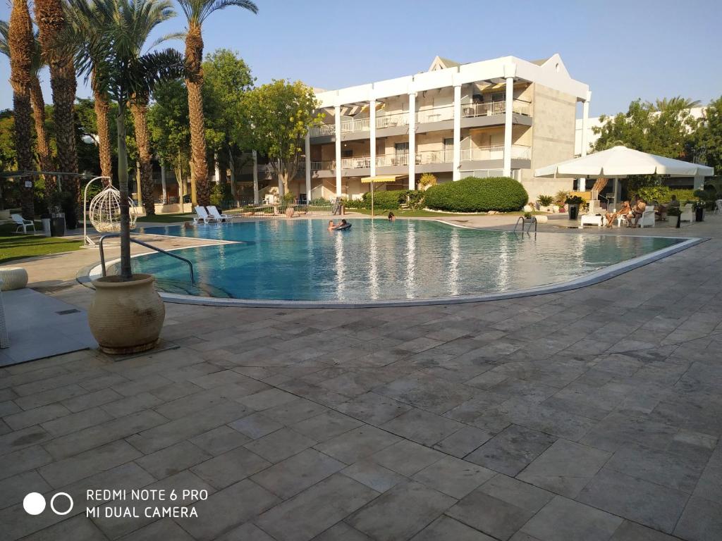 רויאל פארק דירת גן מקום קסום אורלי - отзывы и видео