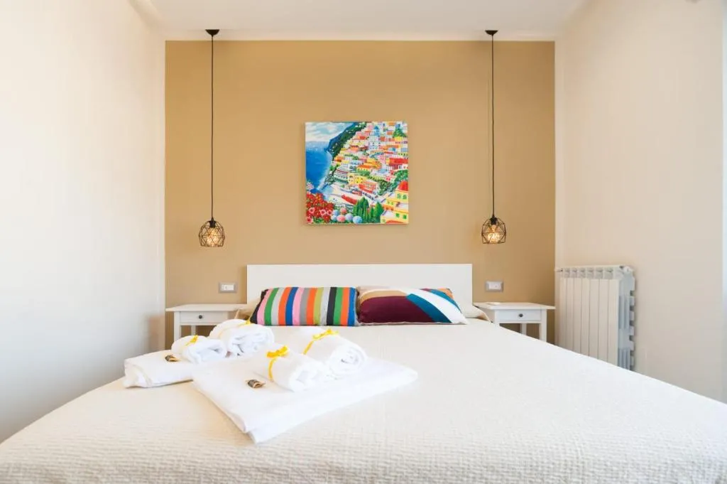 Attico Oltremare B&B, Arzano, Italy