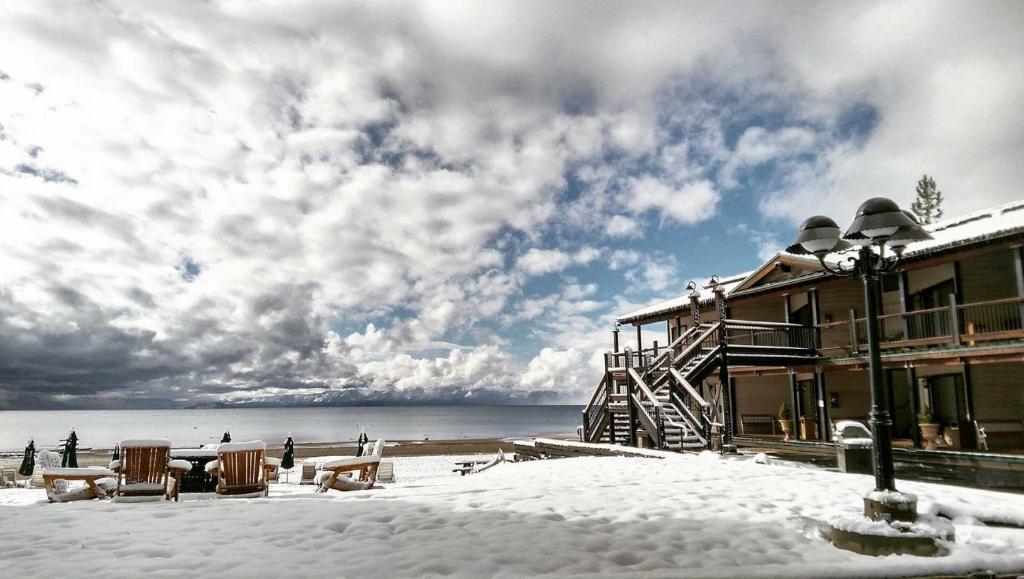 Mourelatos Lakeshore Resort kapag winter