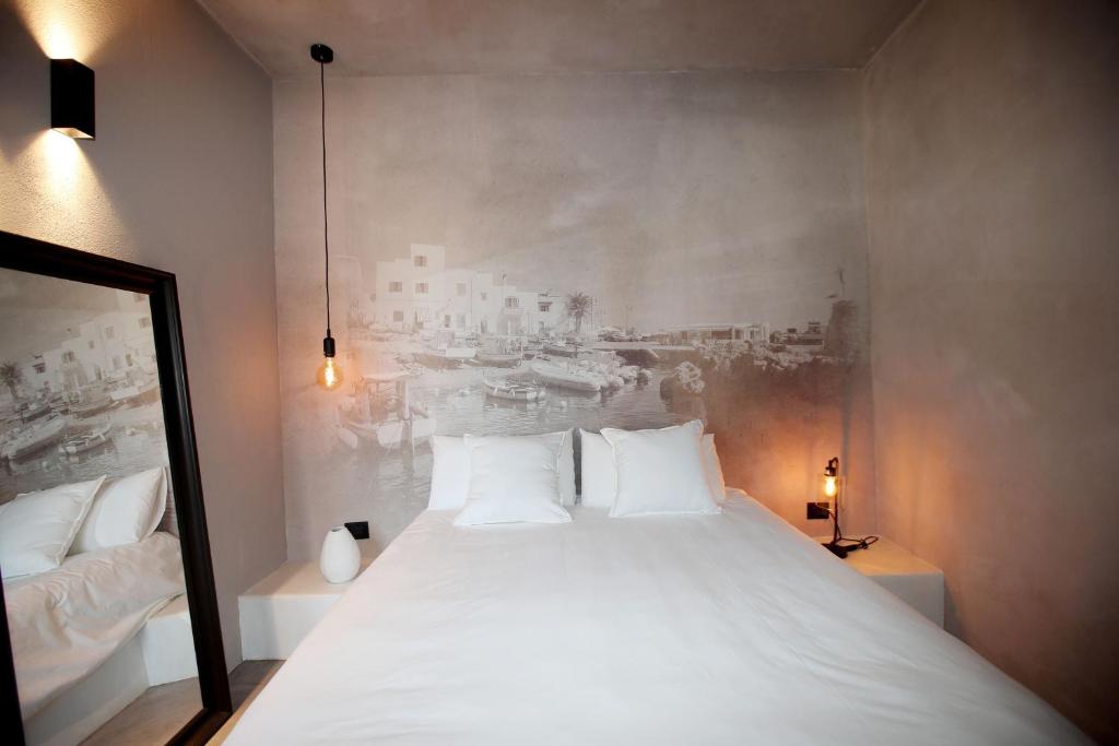 
Deluxe Suite with Spa Bath
