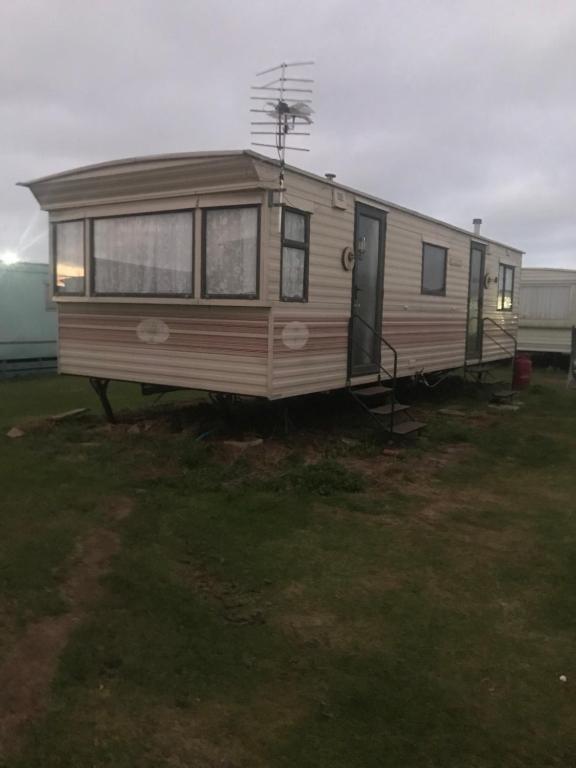 Campsite Caravan To Hire In Dymchurch, UK - Booking.com