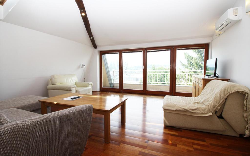 Beautiful View Of Sarajevo Center - Apartamento Con Balcón