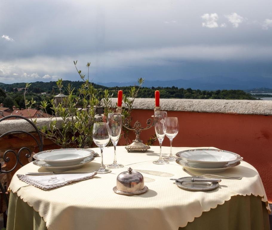 Gallery image of Hotel Locanda Dei Mai Intees in Azzate