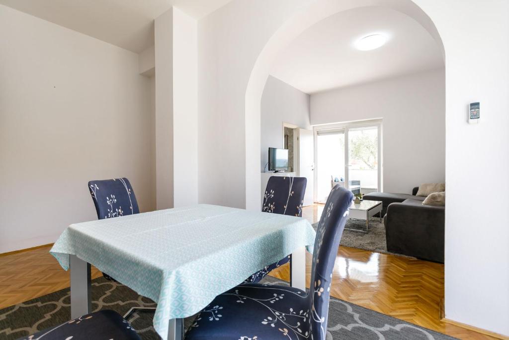 Część wypoczynkowa w obiekcie Apartments Mate Balote 54
