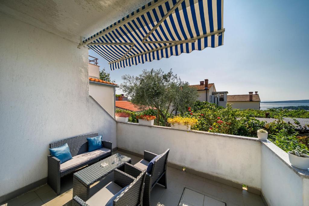 Balkon lub taras w obiekcie Apartments Mate Balote 54