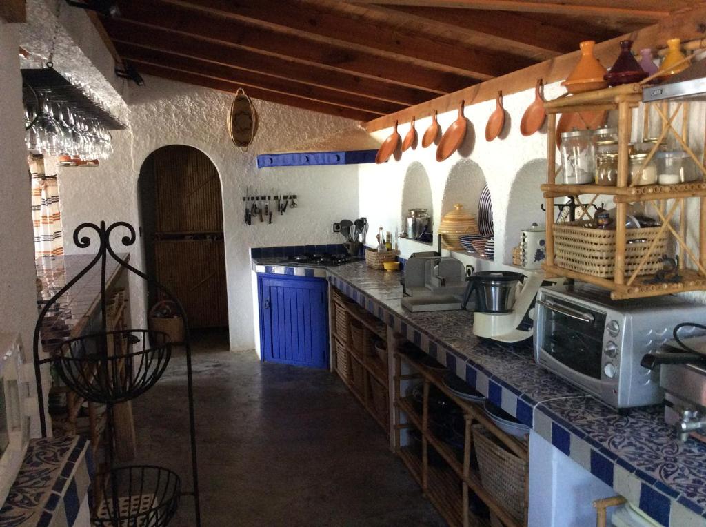 Kuchyň nebo kuchyňský kout v ubytování La Casa de las Higueras Dar Karmus Tetouan