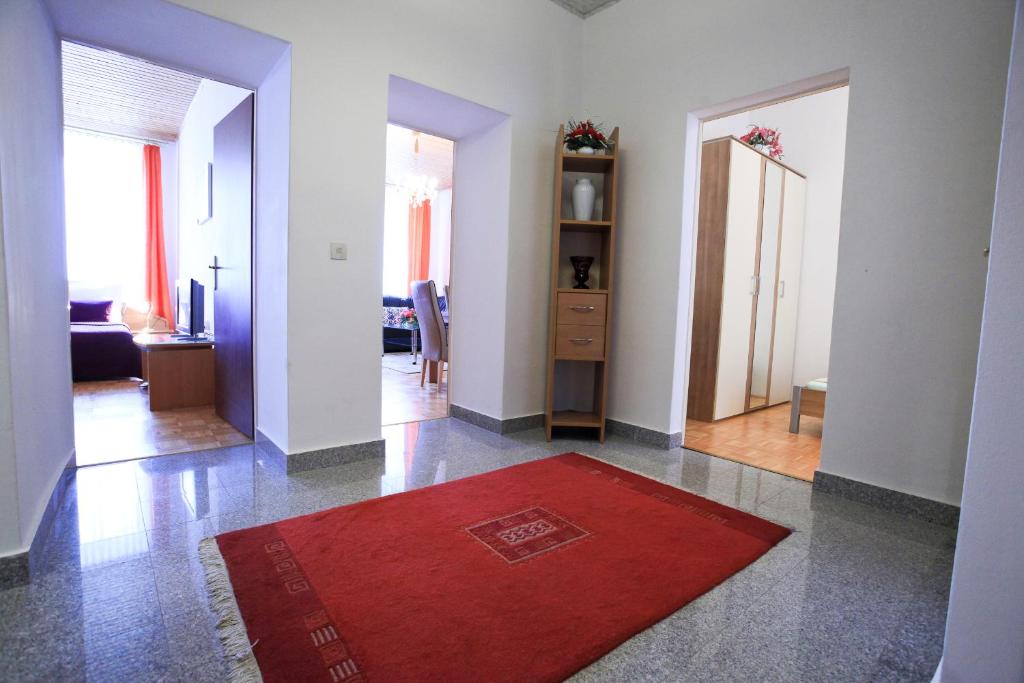 Imagem da galeria de Classic Apartment I Close to Main Station I 10 Minutes to Belvedere em Viena