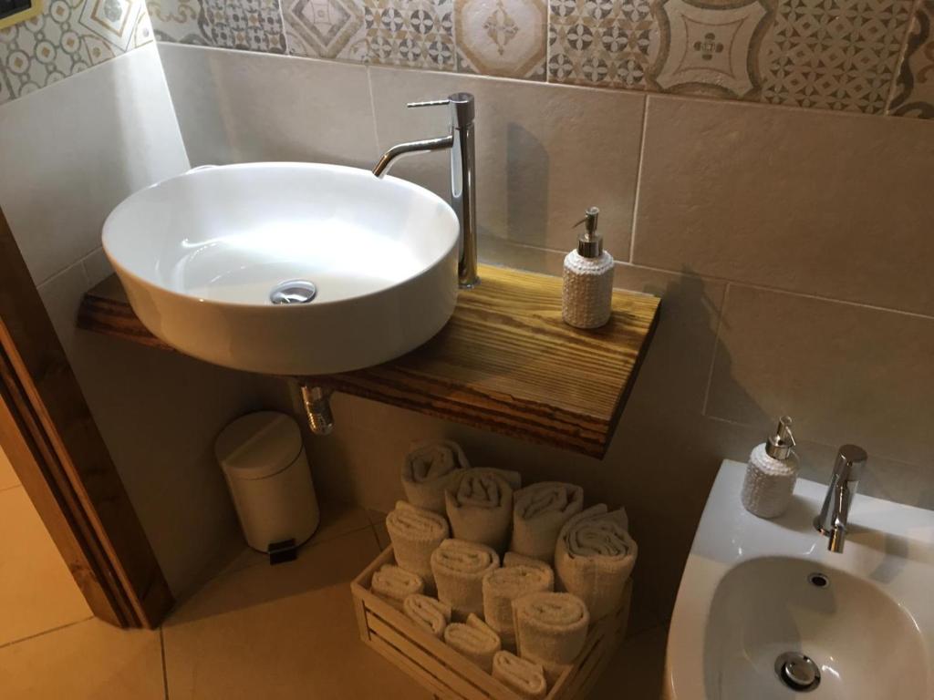 Koupelna v ubytování B&B LA PIETRA