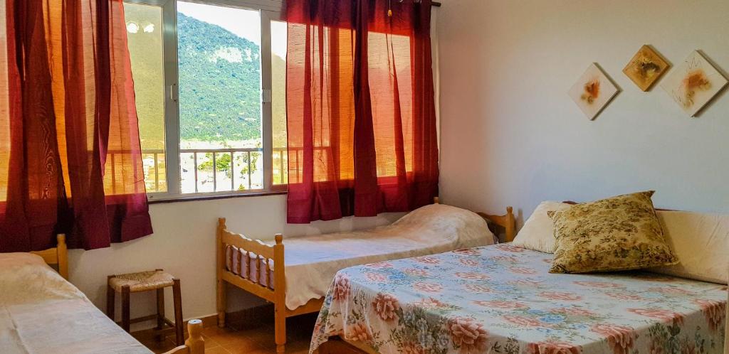  APARTAMENTO EM FRENTE A PRAIA