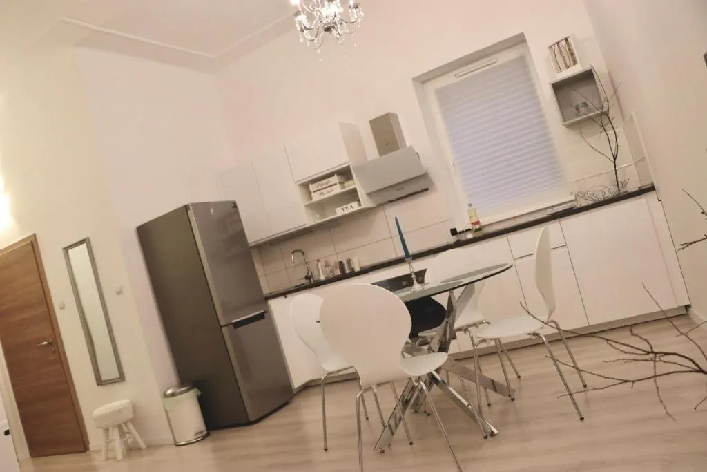 W&M Stylish Dream Home, Budapest, Hungary