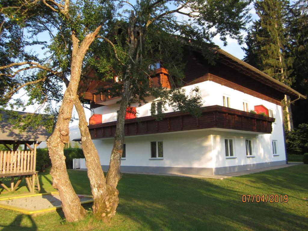 Budova, v ktorej sa apartmán nachádza