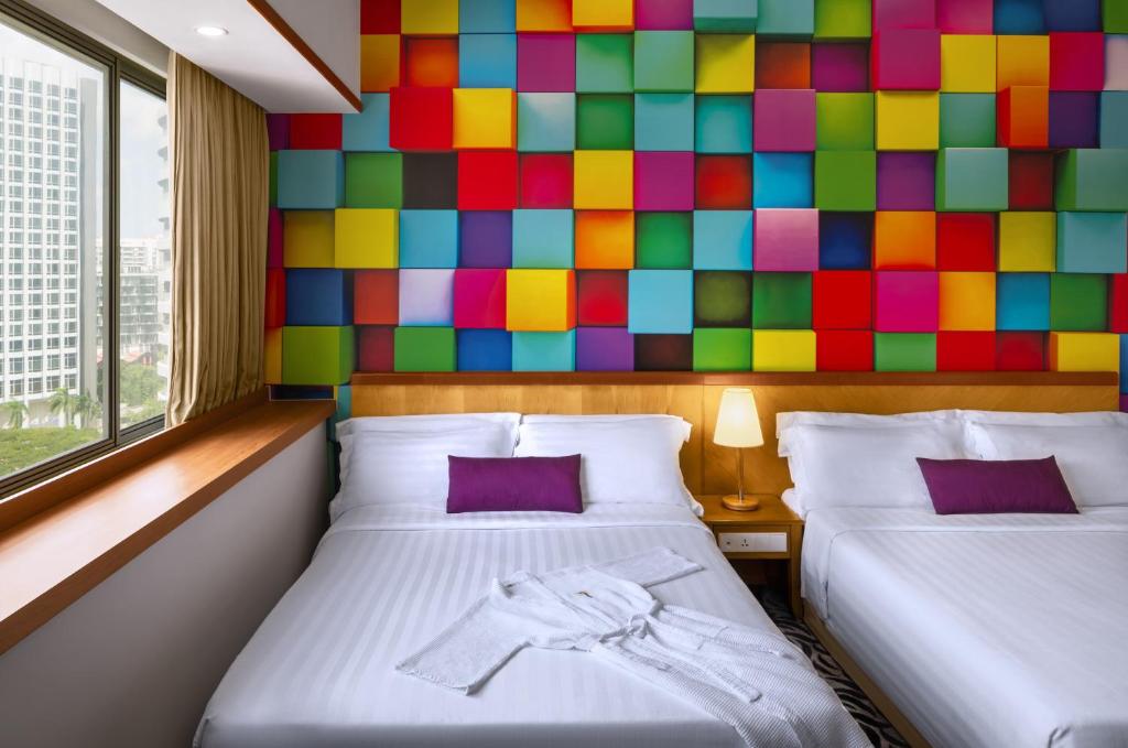 Furama RiverFront - Family Room