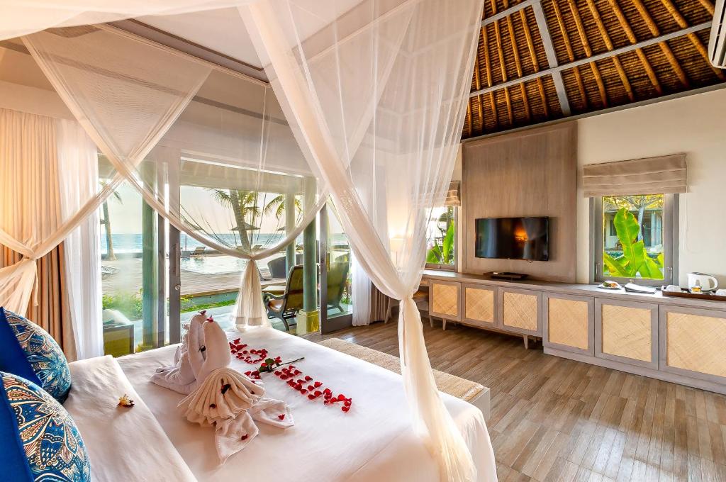 Nirwana Beach & Resort - Grand Premiere Room With Ocean View
