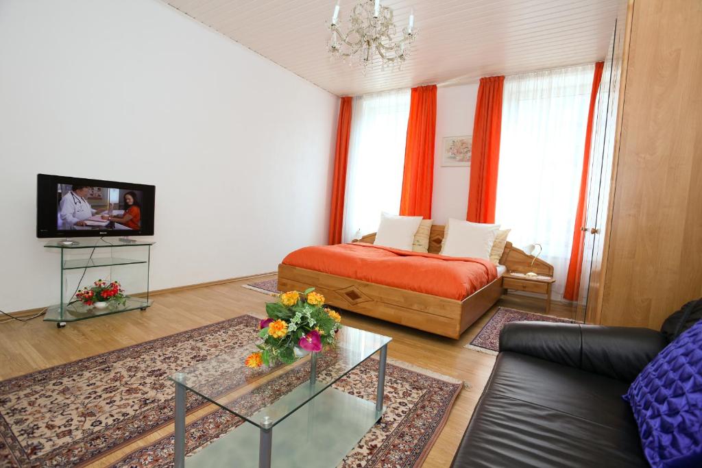 Uma cama ou camas num quarto em Classic Apartment I Close to Main Station I 10 Minutes to Belvedere