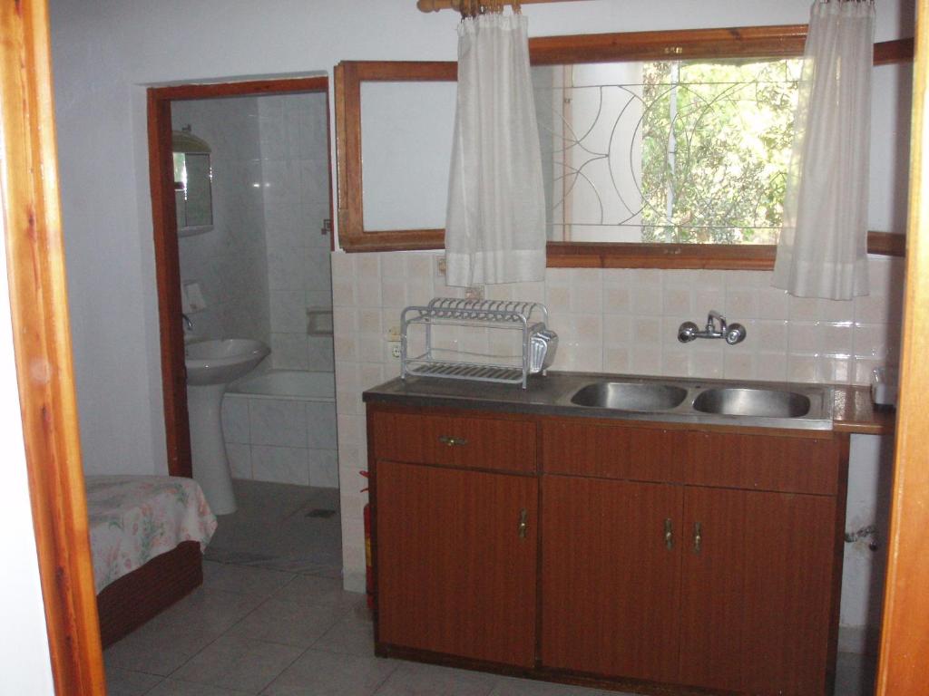 Eleni Studios & Apartments - 11