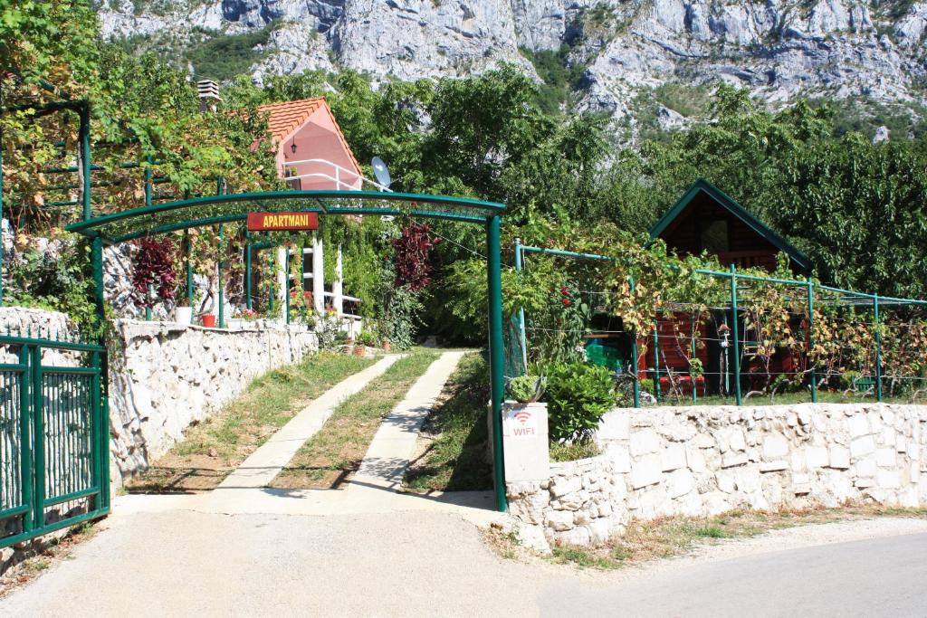 Fotografie z fotogalerie ubytování Holiday Village Ostrog v destinaci Nikšič