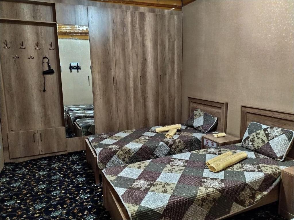 Uvaysiy family guest house - 带浴室的三个房间