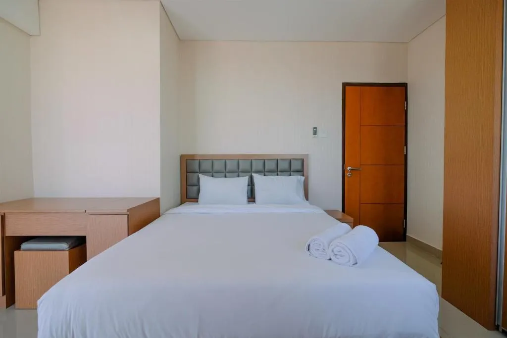 Modern and Cozy 2BR Royal Olive Apartment By Travelio, Jakarta, Indonezia