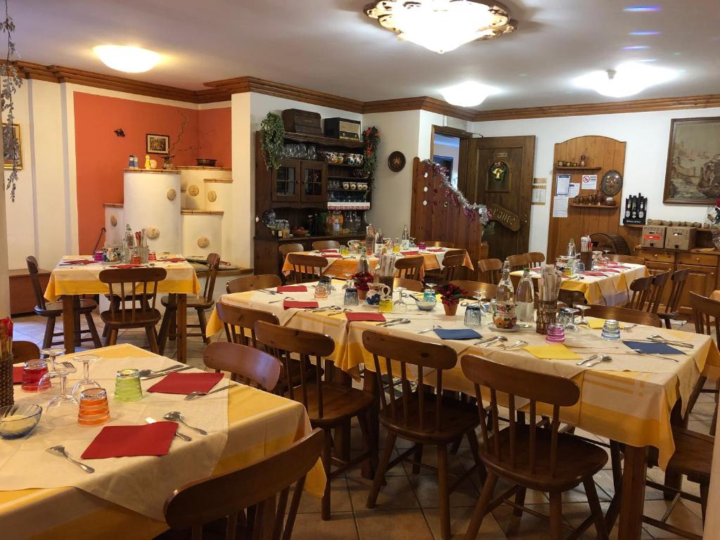 Restaurace v ubytování Hotel Genzianella