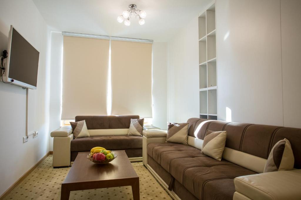 VIP Apartments - Two-Bedroom Apartment With Mountain And River View