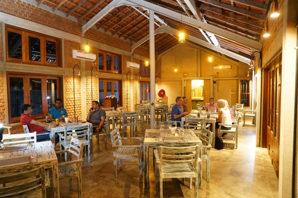 Restaurace v ubytování Olinia Airport Hotel