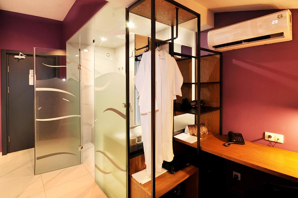 Koupelna v ubytování Elle Boutique Hotel
