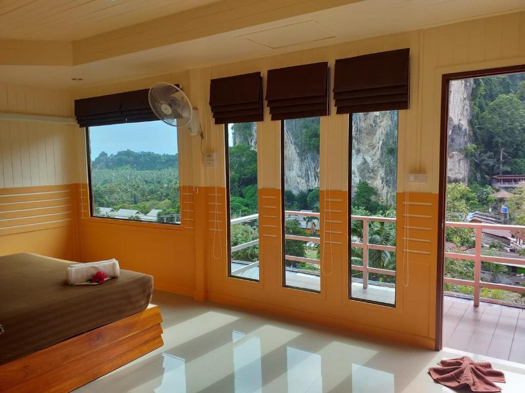 Balkón nebo terasa v ubytování Railay Hilltop