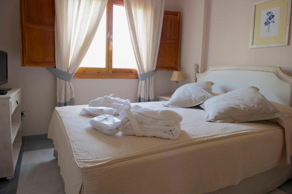 Villa Turística de Laujar de Andarax - Superior Double Room (2 Adults + 1 Child)