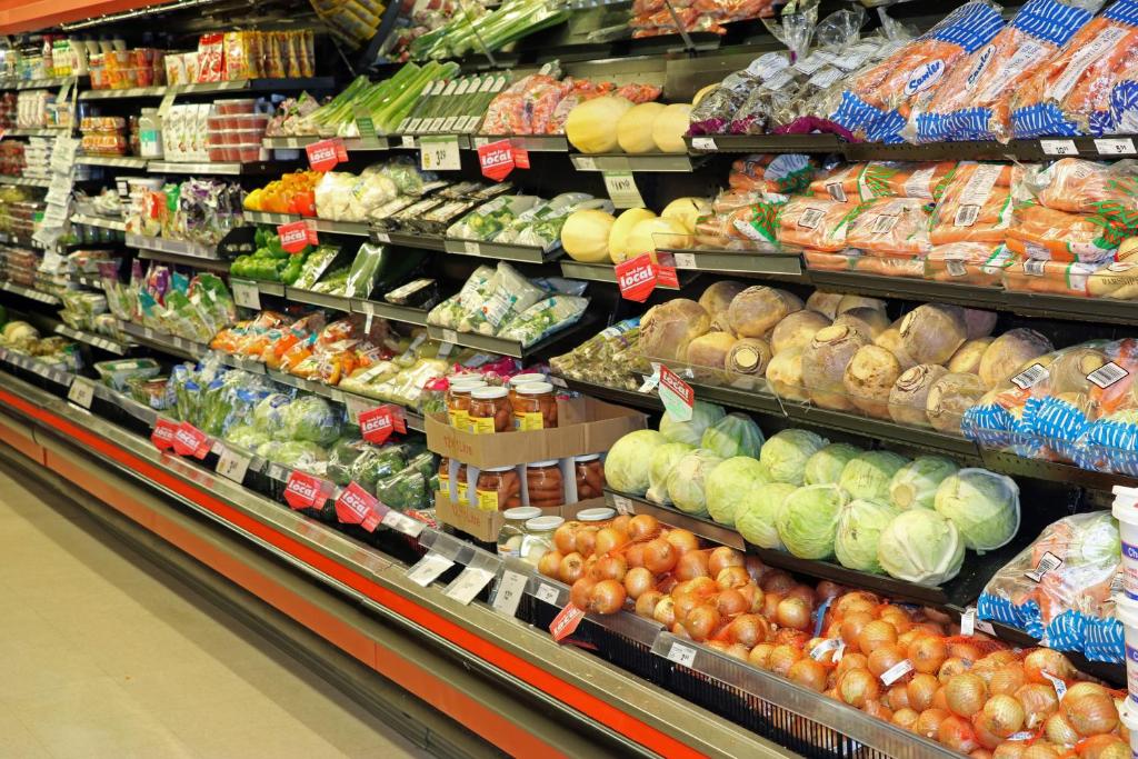 Supermarket nebo jiné obchody v  penzionu – hostince nebo okolí