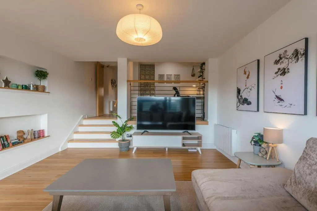 Riverview Apartment, Secure Parking and Balcony, Glasgow, Marea Britanie