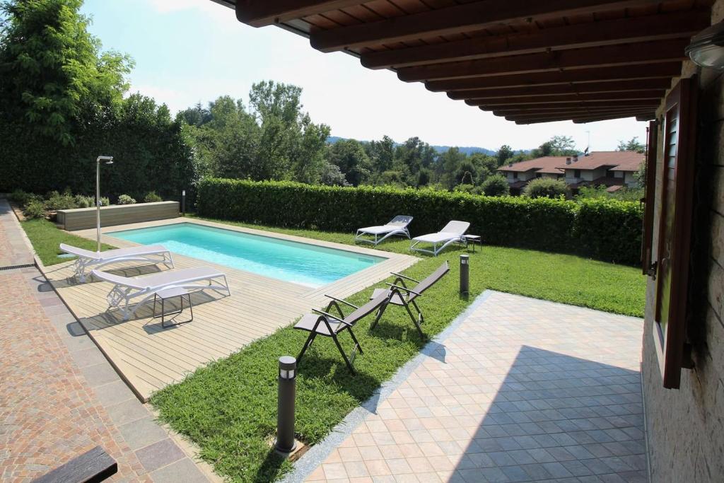 Бассейн в LA VALLETTA MAISON или поблизости