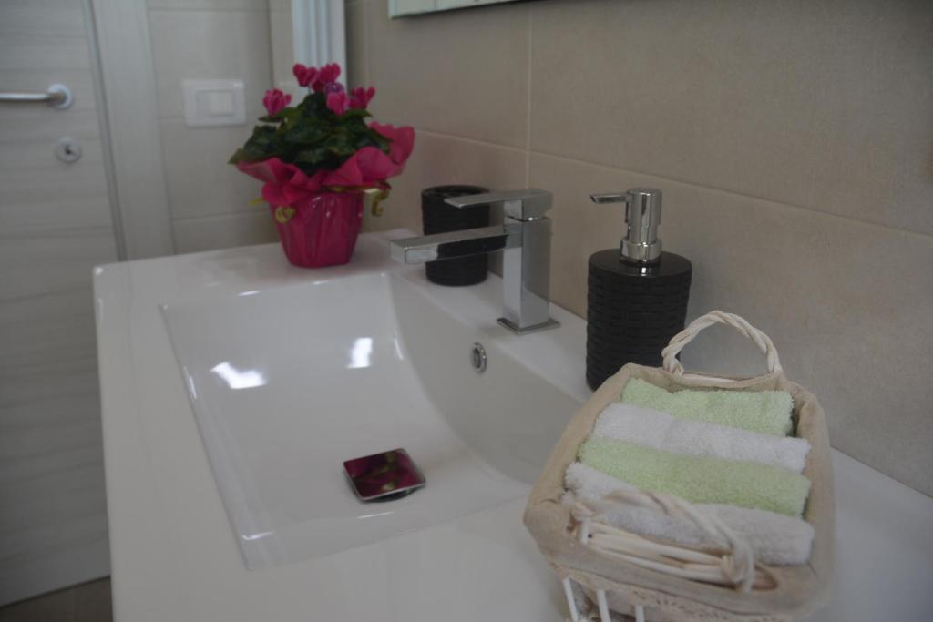 A bathroom at ART B&B