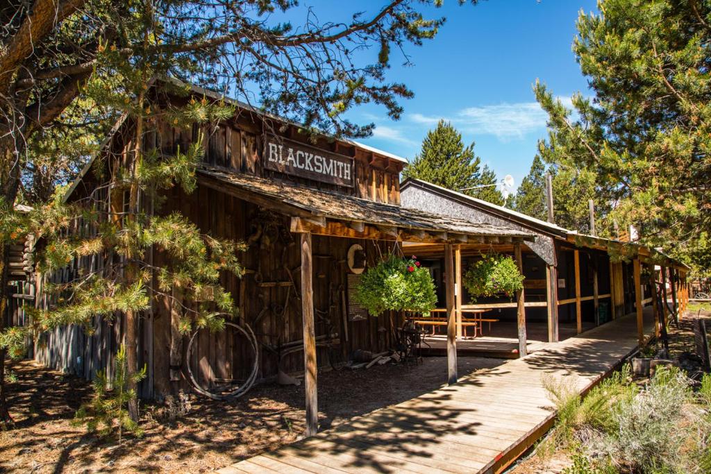 Zahrada ubytování Bend-Sunriver Camping Resort 24 ft. Yurt 16
