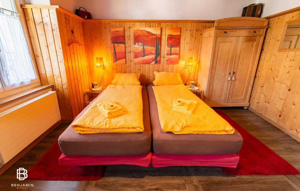 Postel nebo postele na pokoji v ubytování Pension Chesselberg
