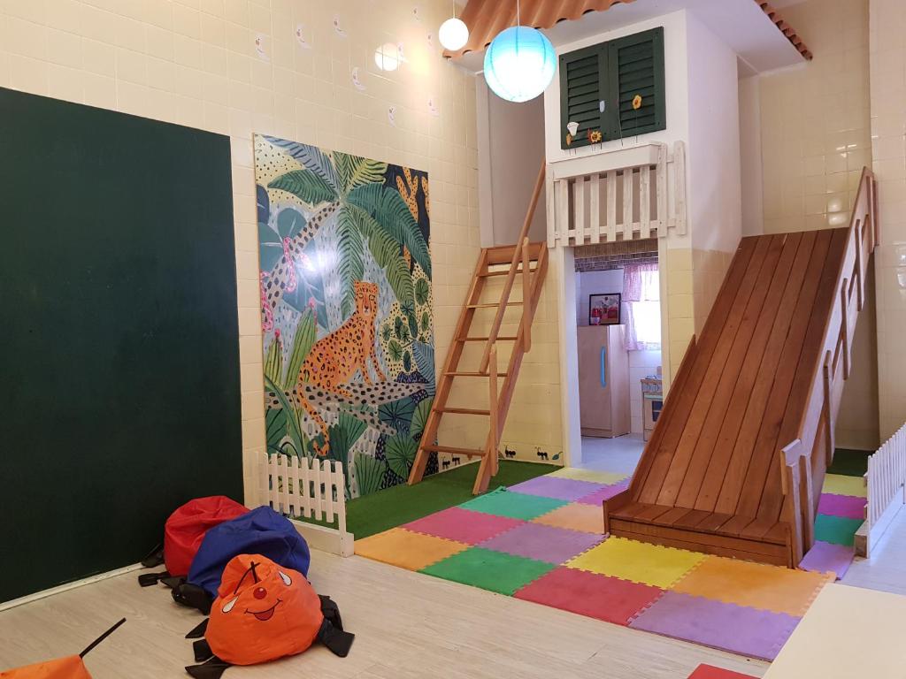  Apartamento pé na areia com vista do mar no Cond Costa Verde Tabatinga