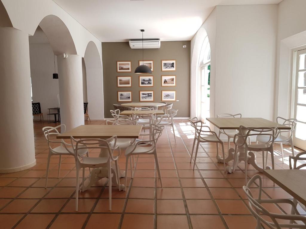  Apartamento pé na areia com vista do mar no Cond Costa Verde Tabatinga