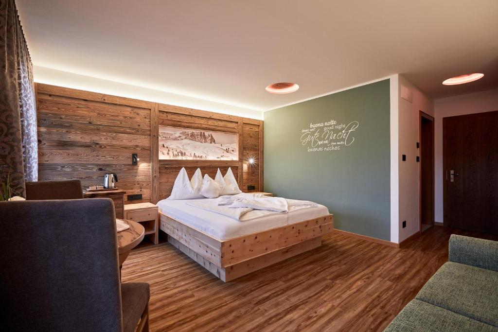 Postel nebo postele na pokoji v ubytování Hotel Garni Savoy - new opening