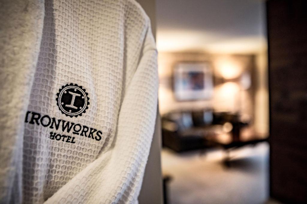 Certifikát, hodnocení, plakát nebo jiný dokument vystavený v ubytování Ironworks Hotel