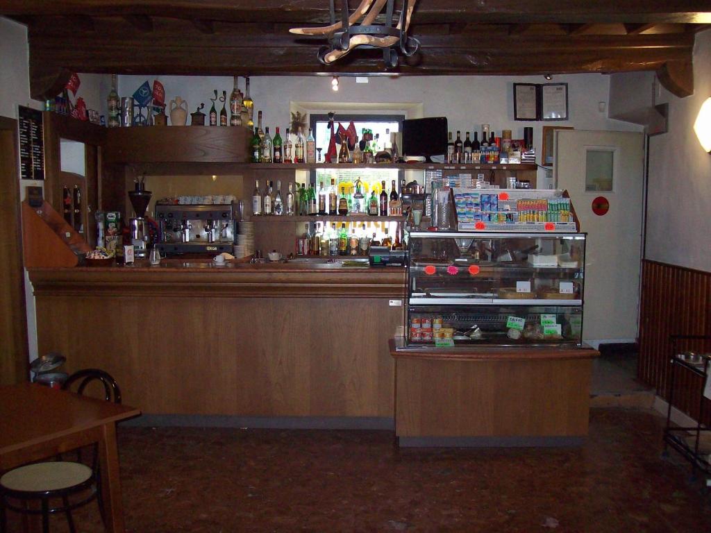 Lounge nebo bar v ubytování Albergo Ristorante Gualtieri