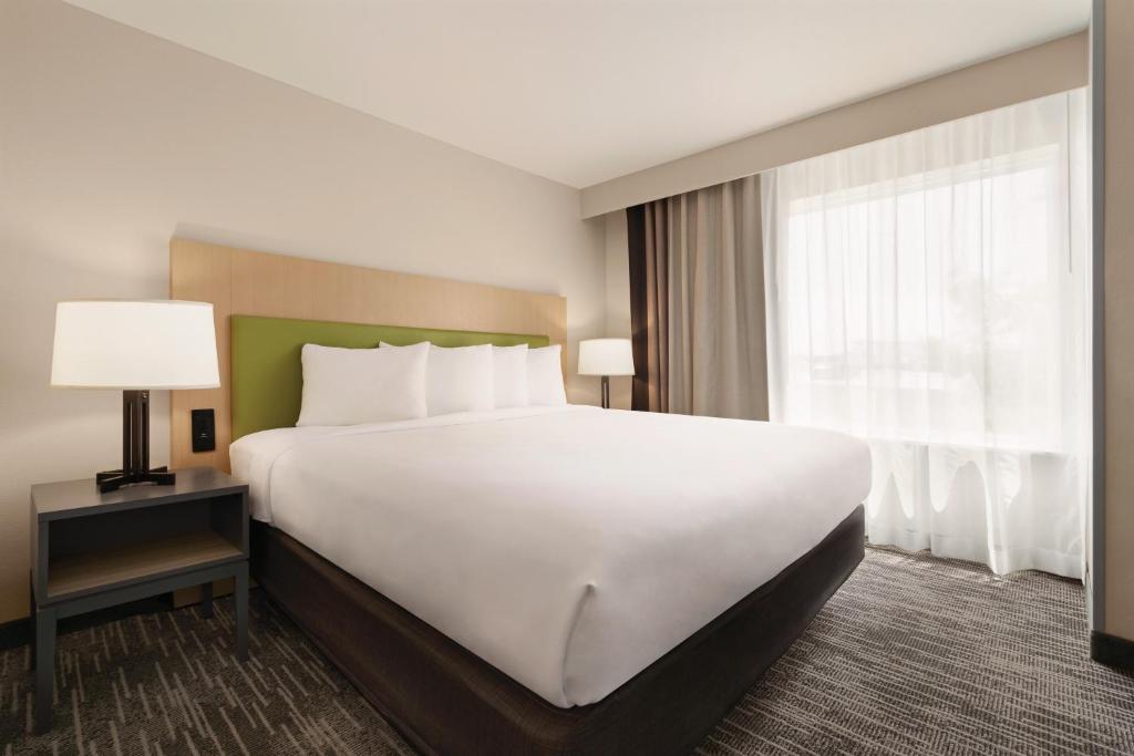 Country Inn & Suites by Radisson, Savannah Midtown, GA - King Room - No Fumadores